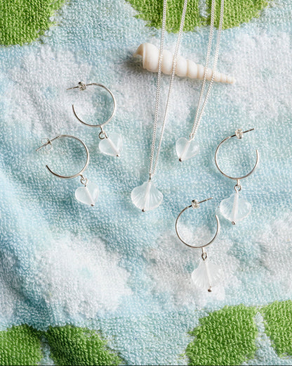 SEASHORE SHELL PENDANT